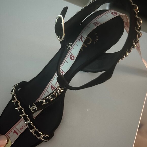 Timeless Chanel Black Suede Sandals with Golden Chain - Picture 9 of 9